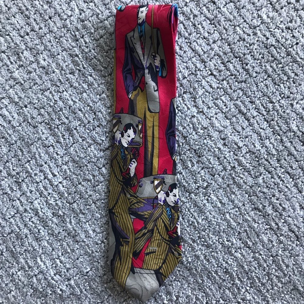 SCENARIO NECK TIE BY MARTIN WONG SILK ABSTRACT THEME. 56” long. 4” wide